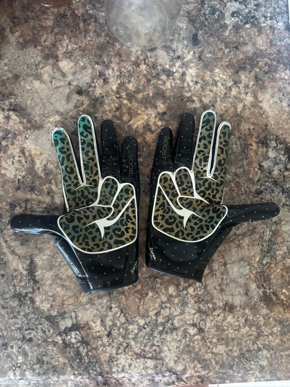 Grip Boost Peace Stealth 6 Boost Plus football gloves